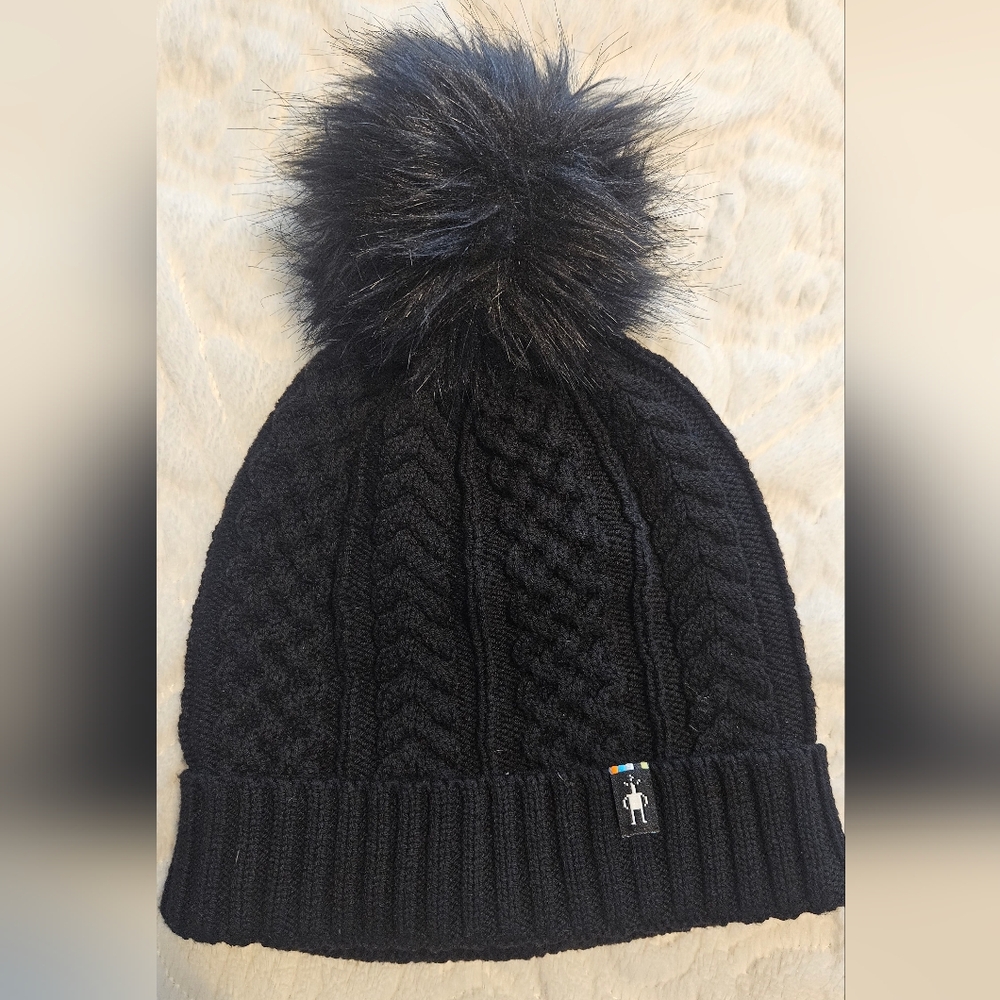 SMARTWOOL Black Knit beanie with Pom-pom.